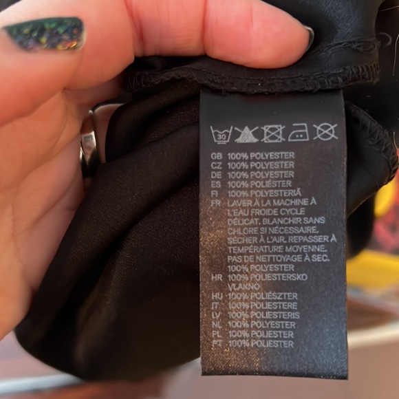 H&M Little Black Dress Size 8 Gold Zipper V-neck Pleats Defined Waist Party Goth - Picture 7 of 7